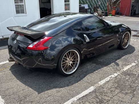 Used 2016 Nissan 370Z Coupe RWD image 7