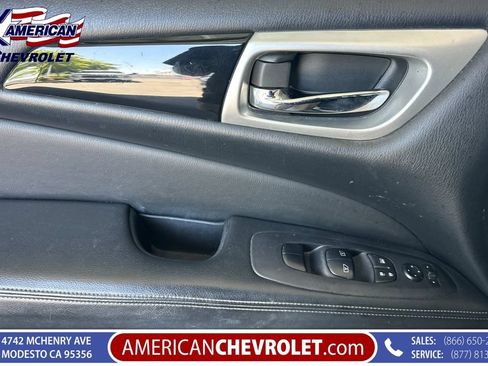 Used 2019 Nissan Pathfinder SV FWD image 11