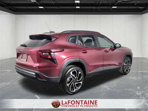 Certified 2024 Chevrolet Trax RS w/ Driver Confidence Package image 8