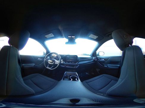 Used 2025 Chevrolet Equinox LT image 39