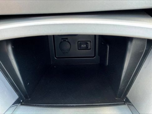 Used 2010 Toyota Camry LE FWD image 15