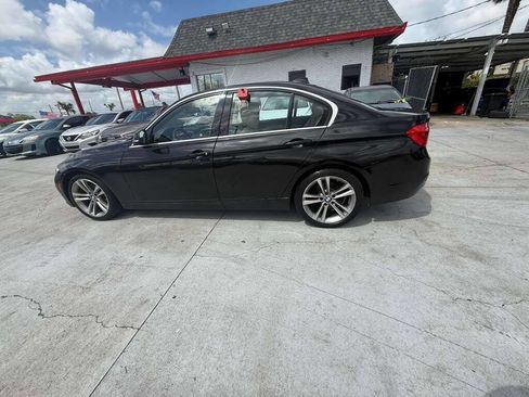 Used 2017 BMW 330i Sedan w/ Premium Package RWD image 7