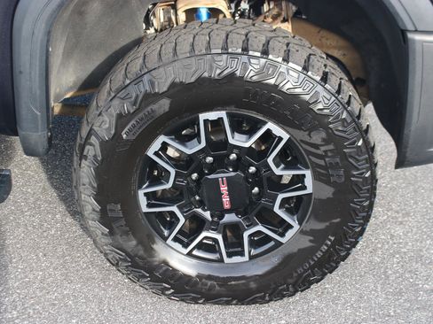 Used 2024 GMC Sierra 2500 AT4X AWD/4WD image 41