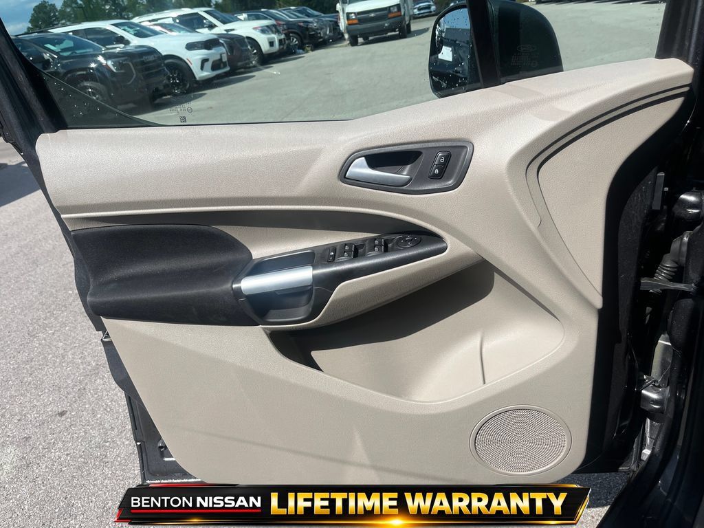 Used 2015 Ford Transit Connect XLT FWD image 5