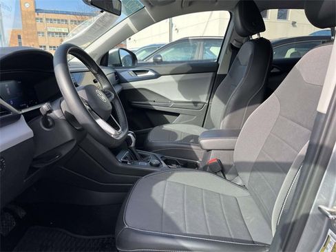Certified 2022 Volkswagen Taos SE w/ IQ.Drive SE Package image 16