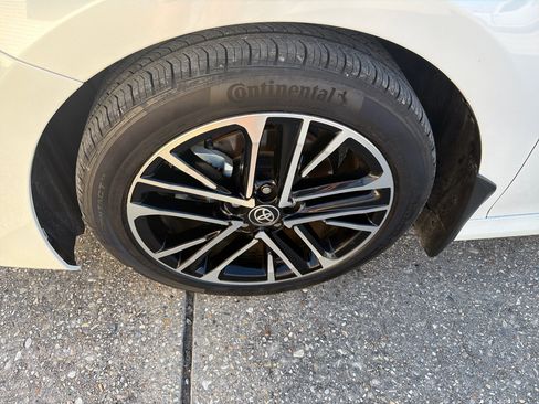 Used 2025 Toyota Camry XLE image 14