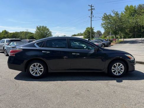 Used 2015 Nissan Altima 2.5 S w/ Sport Value Package FWD image 6