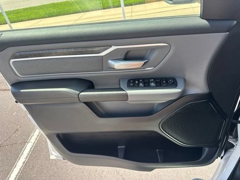 Used 2020 RAM 1500 Big Horn AWD/4WD image 14