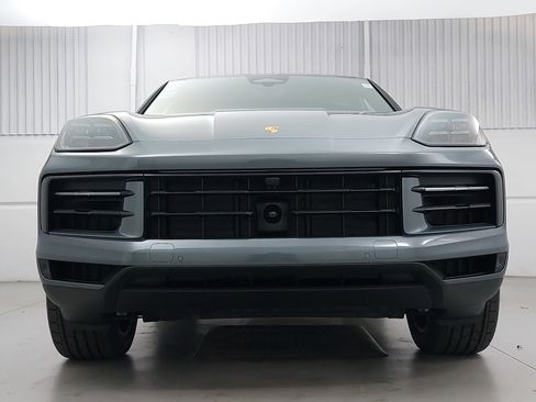 New 2026 Porsche Cayenne Coupe image 10