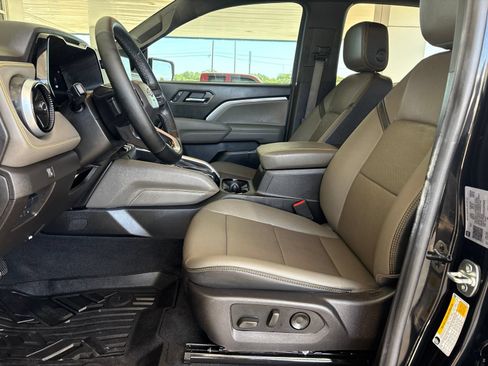 Used 2025 Chevrolet Colorado ZR2 AWD/4WD image 15