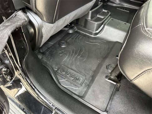 Certified 2020 Jeep Wrangler Unlimited Sahara image 19