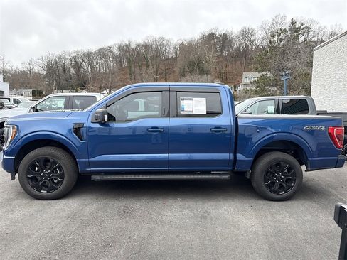 Used 2022 Ford F150 XLT w/ XLT Black Appearance Package image 4