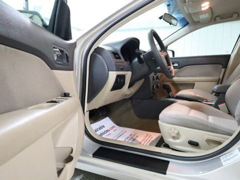 Used 2010 Ford Fusion SE image 9