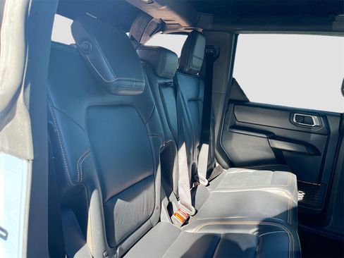Used 2024 Ford Bronco Badlands image 27