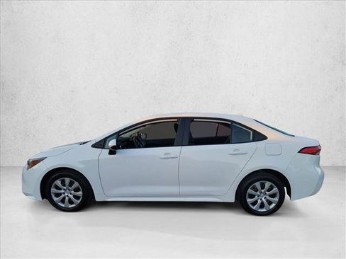 Used 2025 Toyota Corolla LE image 8