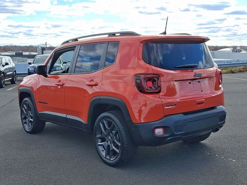 Certified 2021 Jeep Renegade Latitude w/ Luxury Group II image 4