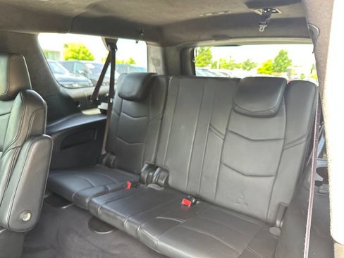Used 2016 Cadillac Escalade ESV Platinum AWD/4WD image 38