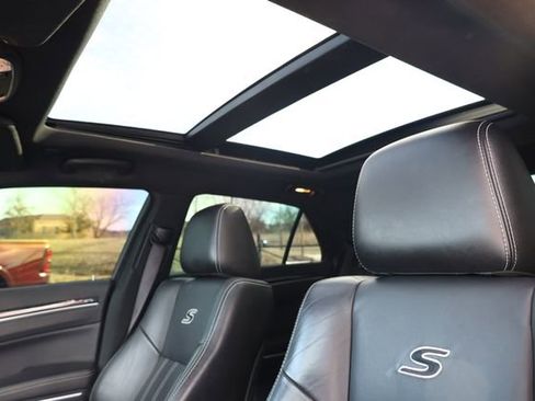 Used 2022 Chrysler 300 S image 22