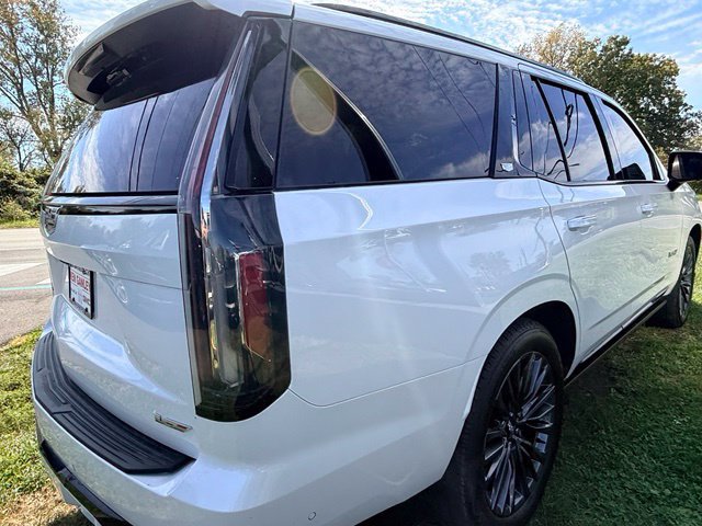 Used 2023 Cadillac Escalade V AWD/4WD image 14
