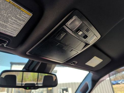 Used 2019 Toyota Tacoma TRD Sport w/ Technology Package AWD/4WD image 28