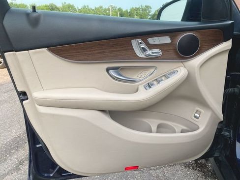 Used 2021 Mercedes-Benz GLC 300 4MATIC image 22