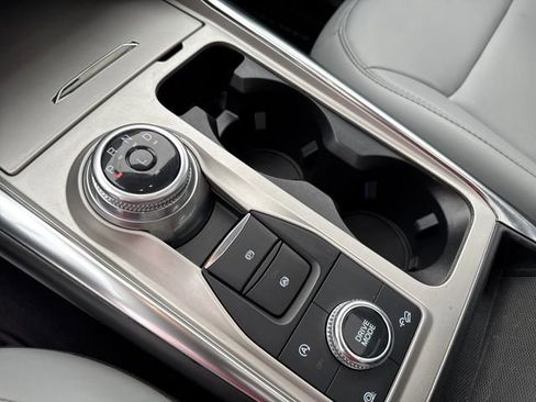 Used 2021 Ford Explorer XLT w/ Equipment Group 202A image 24