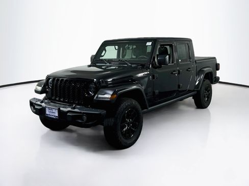 Used 2023 Jeep Gladiator Sport AWD/4WD image 1