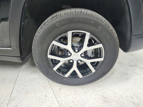 Used 2024 Jeep Grand Cherokee Limited image 43