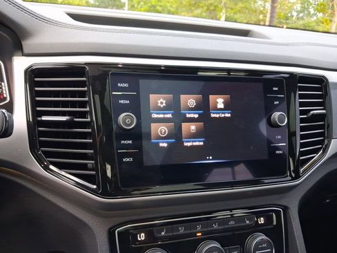 Used 2022 Volkswagen Atlas Cross Sport SEL image 19