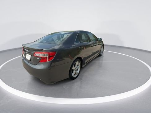Used 2012 Toyota Camry SE FWD image 8
