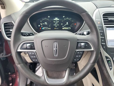 Used 2020 Lincoln Nautilus Reserve image 14