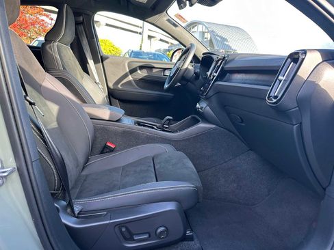 Certified 2023 Volvo C40 P8 Recharge Ultimate image 10