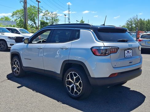 Used 2025 Jeep Compass Limited AWD/4WD image 5
