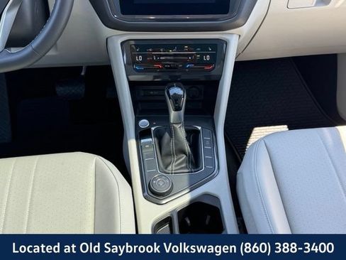 Used 2023 Volkswagen Tiguan SE w/ Panoramic Sunroof Package AWD/4WD image 18
