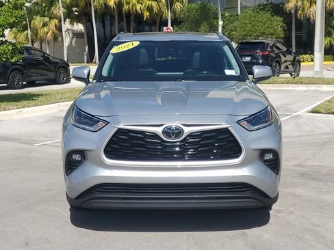 Used 2021 Toyota Highlander XLE image 8