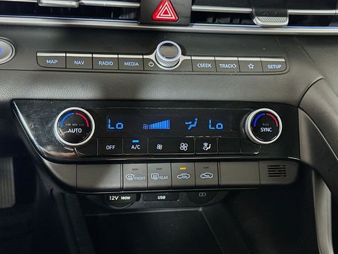 Certified 2024 Hyundai Elantra SEL FWD image 16