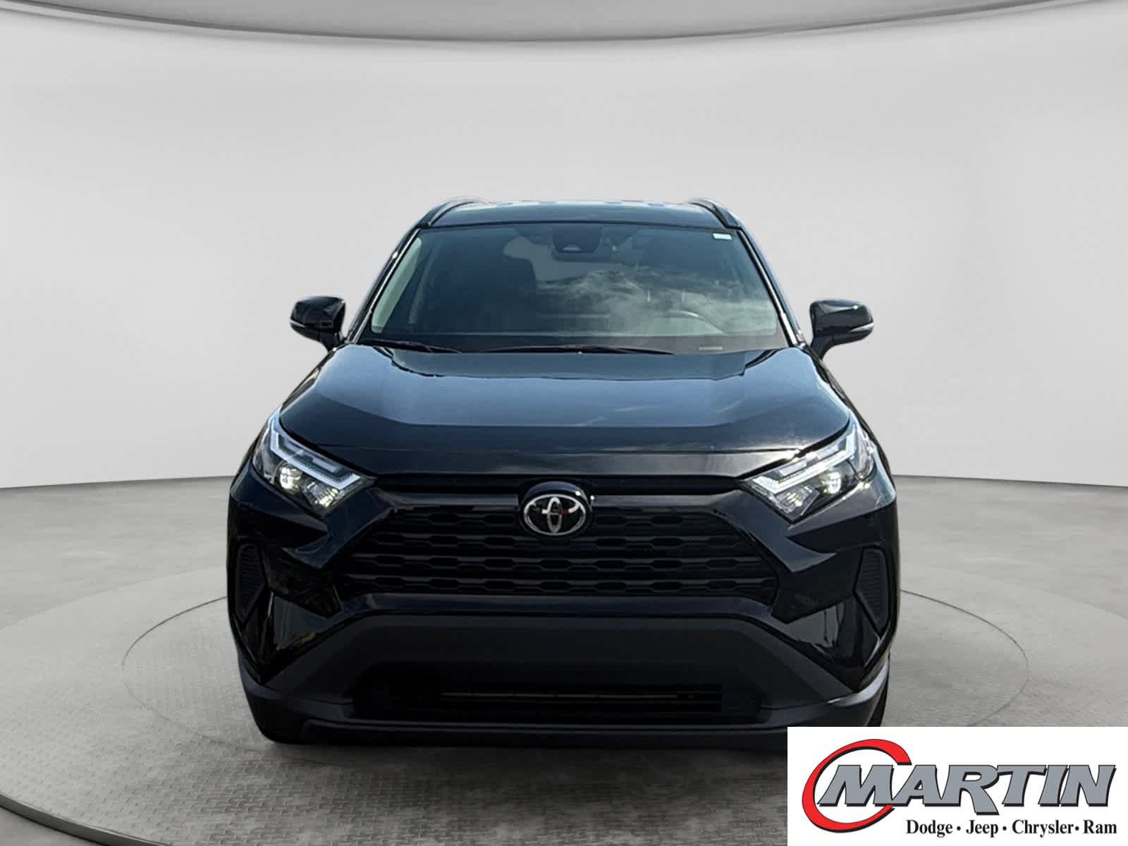 Used 2025 Toyota RAV4 XLE AWD/4WD image 2