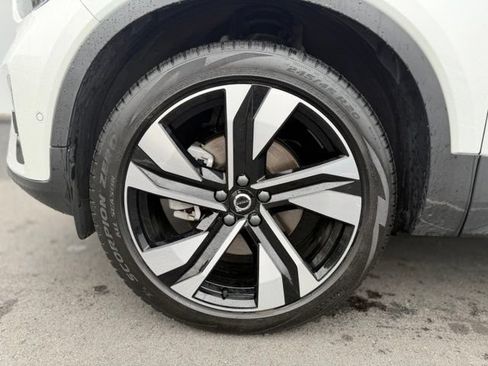 Used 2024 Volvo XC40 B5 Plus w/ Climate Package AWD/4WD image 27