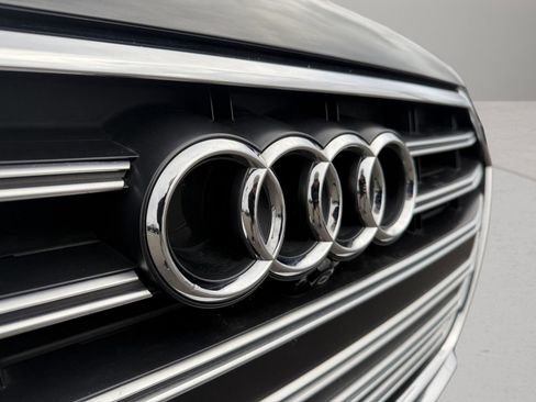 Used 2020 Audi S8 L w/ S8 Executive Package image 17