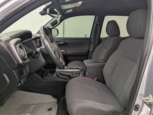 Used 2019 Toyota Tacoma TRD Sport image 18