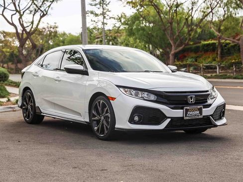 Used 2017 Honda Civic Sport image 3