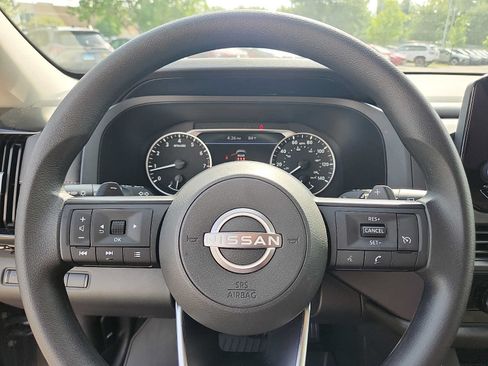 Used 2024 Nissan Pathfinder S AWD/4WD image 18