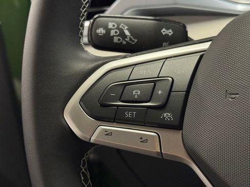 New 2025 Volkswagen Taos SE image 26