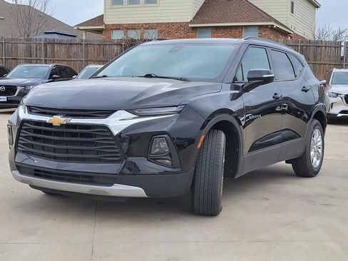 Used 2021 Chevrolet Blazer LT image 2