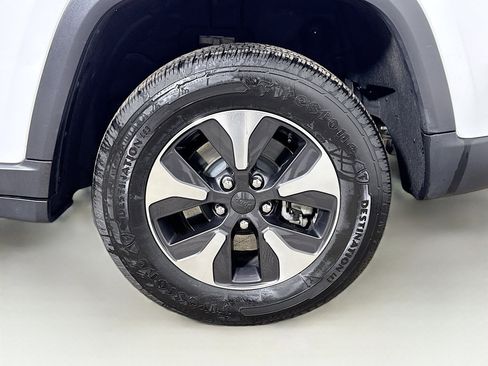 Used 2023 Jeep Grand Cherokee 4WD 4xe image 31