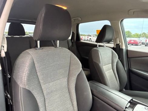 Used 2021 Nissan Rogue S FWD image 17