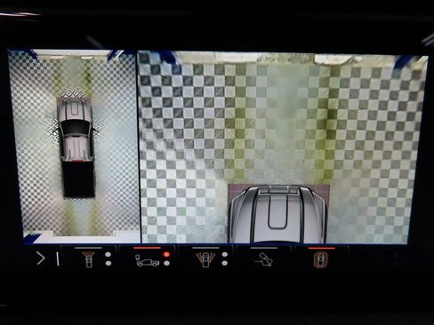 Used 2025 GMC Sierra 3500 AT4 w/ AT4 Premium Plus Package image 18