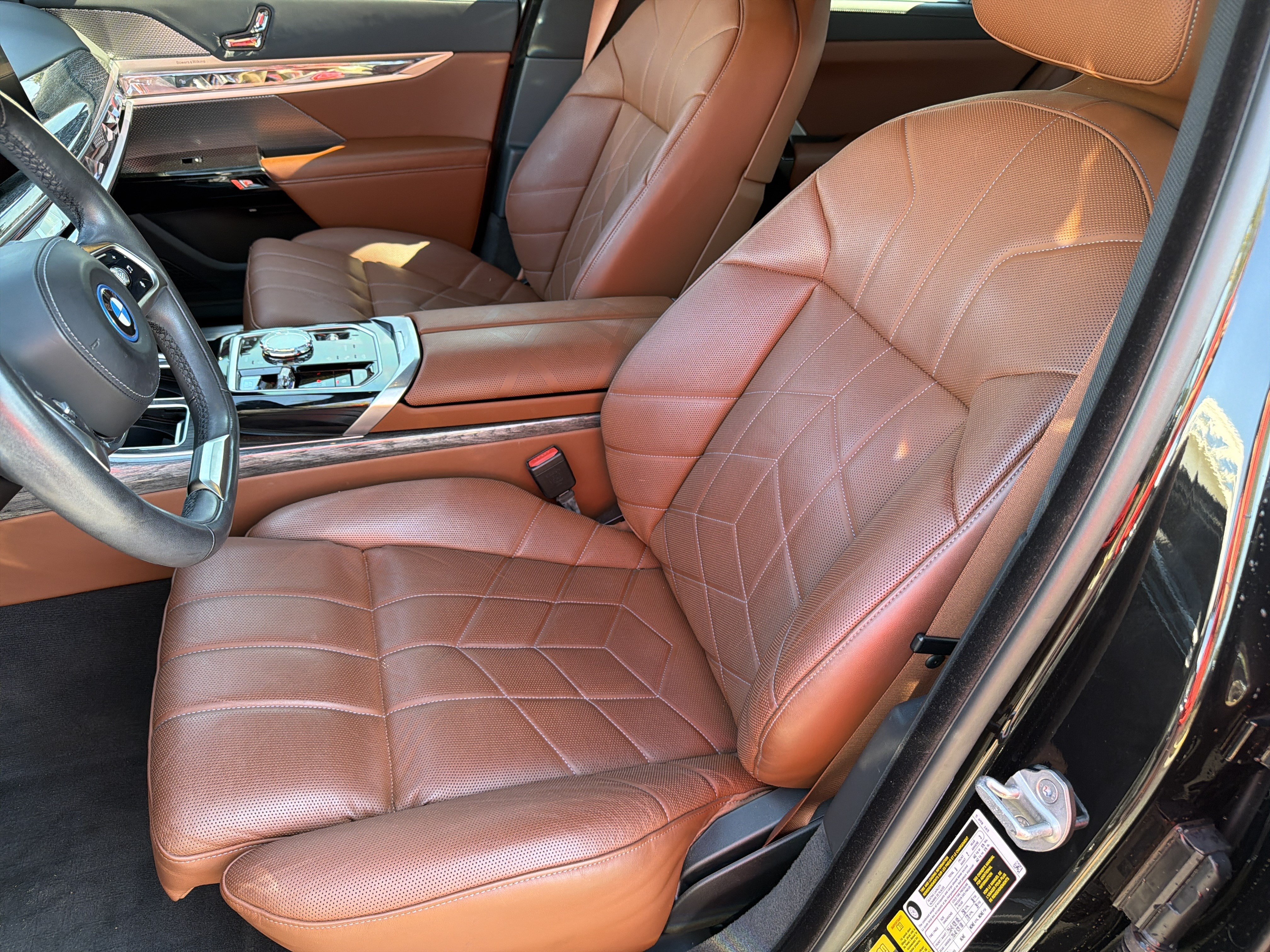 Certified 2024 BMW i7 xDrive60 AWD/4WD image 15
