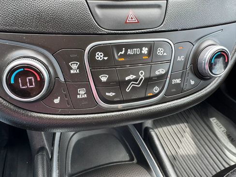 Used 2017 Chevrolet Malibu Hybrid w/ Leather Package FWD image 34
