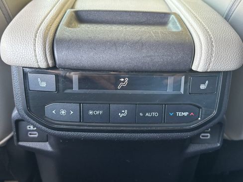 Used 2024 Toyota Grand Highlander AWD image 18